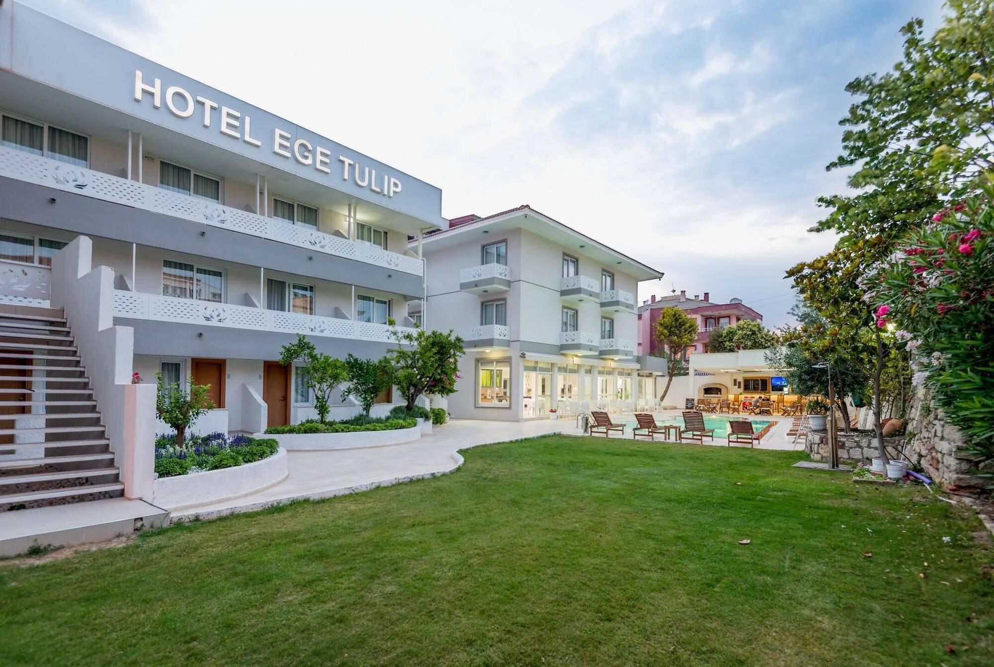 Hotel Ege Tulip Çeşme Exterior foto