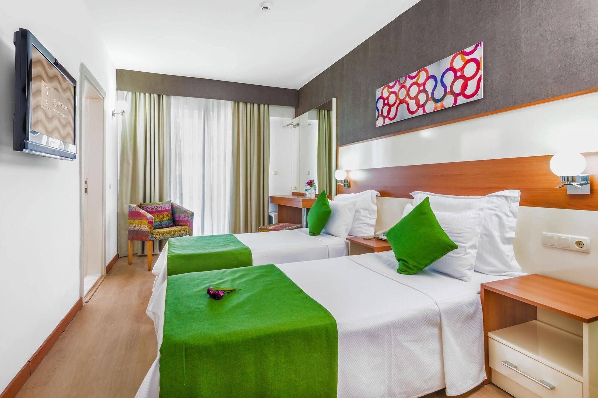 Hotel Ege Tulip Çeşme Exterior foto